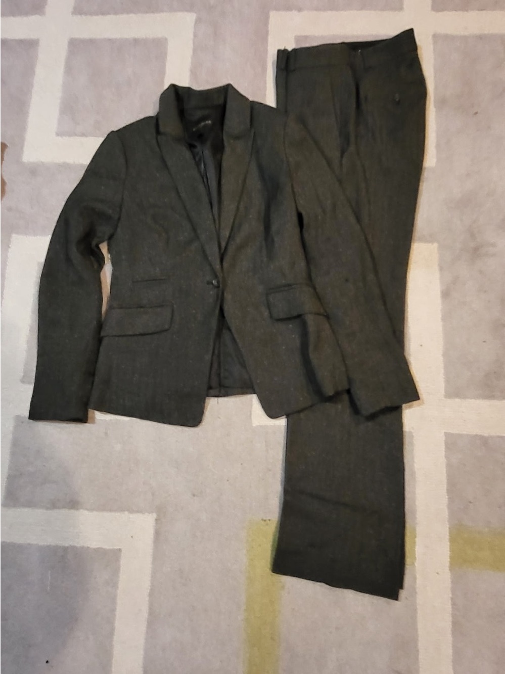 Banana Republic Women's Dark Charcoal Two-Piece Blazer & Pants Suit